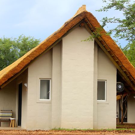 Shearwater Explorers Village Victoria Falls Exterior foto